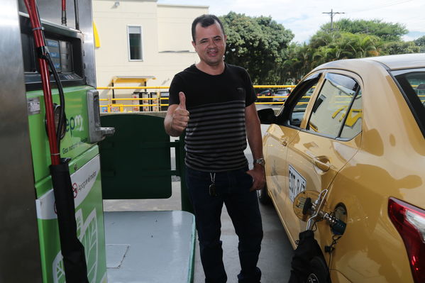 Gas natural vehicular
Gas natural vehicular
Fecha: 17 Mayo 2019.
Para descargar esta fotografía en alta resolución, haga clic sobre la imagen hasta que la misma se despliegue en la pantalla completa; luego dé clic derecho y elija la opción "guardar imagen como". 
En caso de publicación por cualquier medio, solicitamos acompañarla del crédito: "Foto EPM"
Palabras clave: Gas natural vehicular