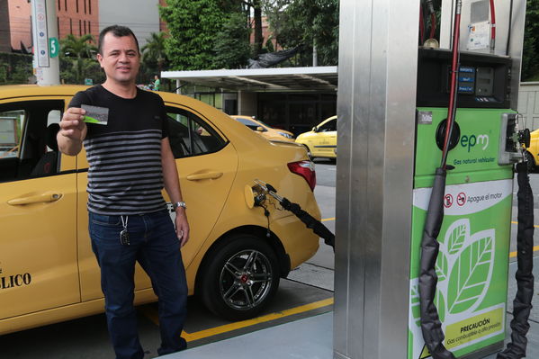 Gas natural vehicular
Gas natural vehicular
Fecha: 17 Mayo 2019.
Para descargar esta fotografía en alta resolución, haga clic sobre la imagen hasta que la misma se despliegue en la pantalla completa; luego dé clic derecho y elija la opción "guardar imagen como". 
En caso de publicación por cualquier medio, solicitamos acompañarla del crédito: "Foto EPM"
Palabras clave: Gas natural vehicular