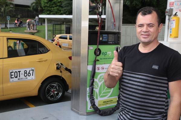 Gas natural vehicular
Gas natural vehicular
Fecha: 17 Mayo 2019.
Para descargar esta fotografía en alta resolución, haga clic sobre la imagen hasta que la misma se despliegue en la pantalla completa; luego dé clic derecho y elija la opción "guardar imagen como". 
En caso de publicación por cualquier medio, solicitamos acompañarla del crédito: "Foto EPM"
Palabras clave: Gas natural vehicular