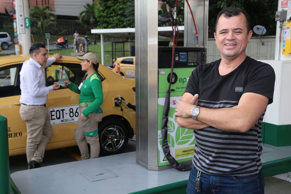 Gas natural vehicular
Gas natural vehicular
Fecha: 17 Mayo 2019.
Para descargar esta fotografía en alta resolución, haga clic sobre la imagen hasta que la misma se despliegue en la pantalla completa; luego dé clic derecho y elija la opción "guardar imagen como". 
En caso de publicación por cualquier medio, solicitamos acompañarla del crédito: "Foto EPM"
Palabras clave: Gas natural vehicular