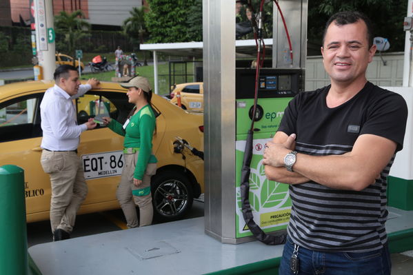 Gas natural vehicular
Gas natural vehicular
Fecha: 17 Mayo 2019.
Para descargar esta fotografía en alta resolución, haga clic sobre la imagen hasta que la misma se despliegue en la pantalla completa; luego dé clic derecho y elija la opción "guardar imagen como". 
En caso de publicación por cualquier medio, solicitamos acompañarla del crédito: "Foto EPM"
Palabras clave: Gas natural vehicular
