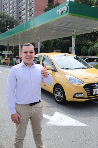 Gas natural vehicular
Gas natural vehicular
Fecha: 17 Mayo 2019.
Para descargar esta fotografía en alta resolución, haga clic sobre la imagen hasta que la misma se despliegue en la pantalla completa; luego dé clic derecho y elija la opción "guardar imagen como". 
En caso de publicación por cualquier medio, solicitamos acompañarla del crédito: "Foto EPM"
Palabras clave: Gas natural vehicular
