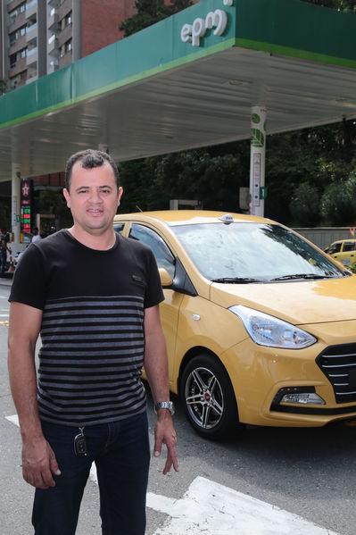 Gas natural vehicular
Gas natural vehicular
Fecha: 17 Mayo 2019.
Para descargar esta fotografía en alta resolución, haga clic sobre la imagen hasta que la misma se despliegue en la pantalla completa; luego dé clic derecho y elija la opción "guardar imagen como". 
En caso de publicación por cualquier medio, solicitamos acompañarla del crédito: "Foto EPM"
Palabras clave: Gas natural vehicular