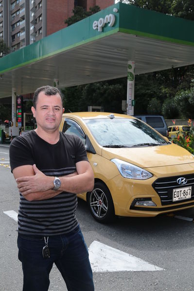 Gas natural vehicular
Gas natural vehicular
Fecha: 17 Mayo 2019.
Para descargar esta fotografía en alta resolución, haga clic sobre la imagen hasta que la misma se despliegue en la pantalla completa; luego dé clic derecho y elija la opción "guardar imagen como". 
En caso de publicación por cualquier medio, solicitamos acompañarla del crédito: "Foto EPM"
Palabras clave: Gas natural vehicular