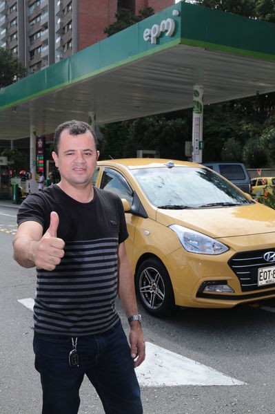 Gas natural vehicular
Gas natural vehicular
Fecha: 17 Mayo 2019.
Para descargar esta fotografía en alta resolución, haga clic sobre la imagen hasta que la misma se despliegue en la pantalla completa; luego dé clic derecho y elija la opción "guardar imagen como". 
En caso de publicación por cualquier medio, solicitamos acompañarla del crédito: "Foto EPM"
Palabras clave: Gas natural vehicular