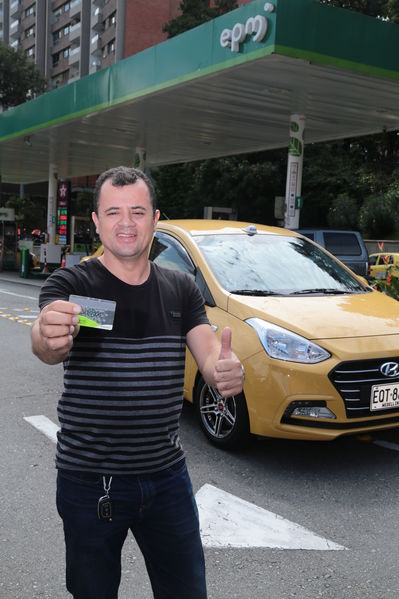 Gas natural vehicular
Gas natural vehicular
Fecha: 17 Mayo 2019.
Para descargar esta fotografía en alta resolución, haga clic sobre la imagen hasta que la misma se despliegue en la pantalla completa; luego dé clic derecho y elija la opción "guardar imagen como". 
En caso de publicación por cualquier medio, solicitamos acompañarla del crédito: "Foto EPM"
Palabras clave: Gas natural vehicular