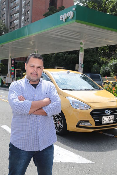 Gas natural vehicular
Gas natural vehicular
Fecha: 17 Mayo 2019.
Para descargar esta fotografía en alta resolución, haga clic sobre la imagen hasta que la misma se despliegue en la pantalla completa; luego dé clic derecho y elija la opción "guardar imagen como". 
En caso de publicación por cualquier medio, solicitamos acompañarla del crédito: "Foto EPM"
Palabras clave: Gas natural vehicular