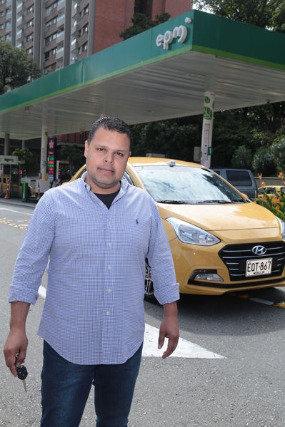 Gas natural vehicular
Gas natural vehicular
Fecha: 17 Mayo 2019.
Para descargar esta fotografía en alta resolución, haga clic sobre la imagen hasta que la misma se despliegue en la pantalla completa; luego dé clic derecho y elija la opción "guardar imagen como". 
En caso de publicación por cualquier medio, solicitamos acompañarla del crédito: "Foto EPM"
Palabras clave: Gas natural vehicular