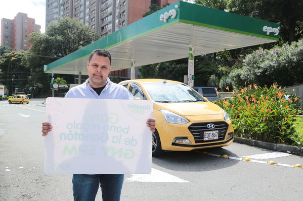 Gas natural vehicular
Gas natural vehicular
Fecha: 17 Mayo 2019.
Para descargar esta fotografía en alta resolución, haga clic sobre la imagen hasta que la misma se despliegue en la pantalla completa; luego dé clic derecho y elija la opción "guardar imagen como". 
En caso de publicación por cualquier medio, solicitamos acompañarla del crédito: "Foto EPM"
Palabras clave: Gas natural vehicular
