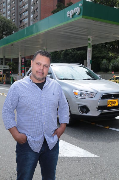 Gas natural vehicular
Gas natural vehicular
Fecha: 17 Mayo 2019.
Para descargar esta fotografía en alta resolución, haga clic sobre la imagen hasta que la misma se despliegue en la pantalla completa; luego dé clic derecho y elija la opción "guardar imagen como". 
En caso de publicación por cualquier medio, solicitamos acompañarla del crédito: "Foto EPM"
Palabras clave: Gas natural vehicular