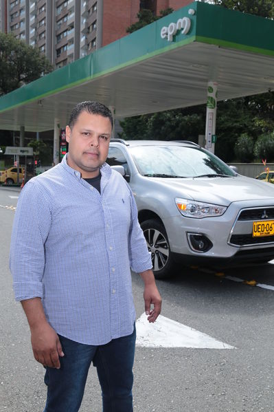 Gas natural vehicular
Gas natural vehicular
Fecha: 17 Mayo 2019.
Para descargar esta fotografía en alta resolución, haga clic sobre la imagen hasta que la misma se despliegue en la pantalla completa; luego dé clic derecho y elija la opción "guardar imagen como". 
En caso de publicación por cualquier medio, solicitamos acompañarla del crédito: "Foto EPM"
Palabras clave: Gas natural vehicular