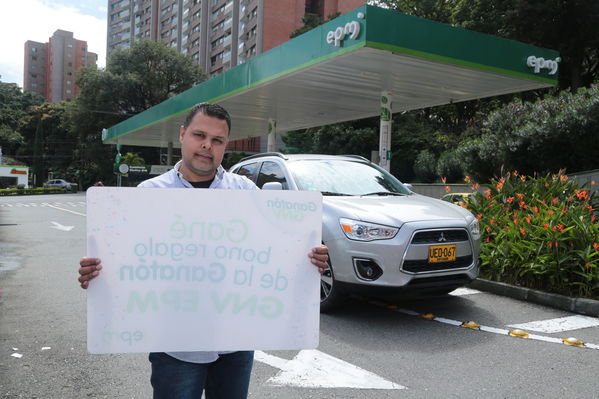 Gas natural vehicular
Gas natural vehicular
Fecha: 17 Mayo 2019.
Para descargar esta fotografía en alta resolución, haga clic sobre la imagen hasta que la misma se despliegue en la pantalla completa; luego dé clic derecho y elija la opción "guardar imagen como". 
En caso de publicación por cualquier medio, solicitamos acompañarla del crédito: "Foto EPM"
Palabras clave: Gas natural vehicular