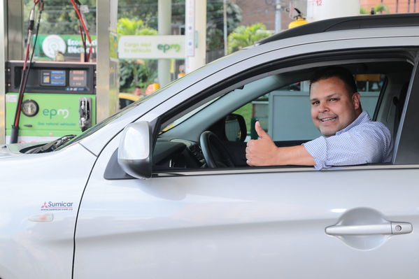 Gas natural vehicular
Gas natural vehicular
Fecha: 17 Mayo 2019.
Para descargar esta fotografía en alta resolución, haga clic sobre la imagen hasta que la misma se despliegue en la pantalla completa; luego dé clic derecho y elija la opción "guardar imagen como". 
En caso de publicación por cualquier medio, solicitamos acompañarla del crédito: "Foto EPM"
Palabras clave: Gas natural vehicular