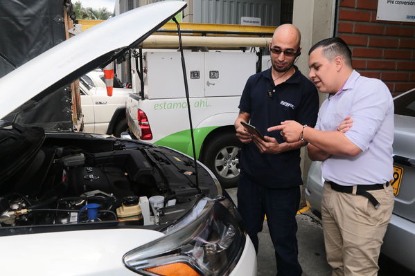 Gas natural vehicular
Gas natural vehicular
Fecha: 17 Mayo 2019.
Para descargar esta fotografía en alta resolución, haga clic sobre la imagen hasta que la misma se despliegue en la pantalla completa; luego dé clic derecho y elija la opción "guardar imagen como". 
En caso de publicación por cualquier medio, solicitamos acompañarla del crédito: "Foto EPM"
Palabras clave: Gas natural vehicular