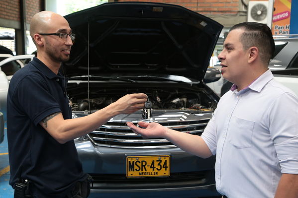 Gas natural vehicular
Gas natural vehicular
Fecha: 17 Mayo 2019.
Para descargar esta fotografía en alta resolución, haga clic sobre la imagen hasta que la misma se despliegue en la pantalla completa; luego dé clic derecho y elija la opción "guardar imagen como". 
En caso de publicación por cualquier medio, solicitamos acompañarla del crédito: "Foto EPM"
Palabras clave: Gas natural vehicular