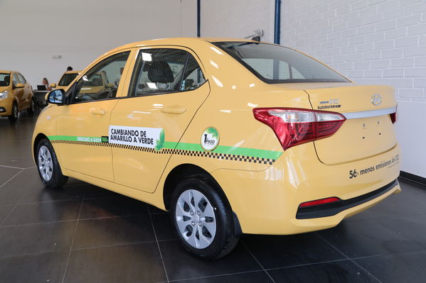 Gas natural vehicular
Gas natural vehicular
Fecha: 17 Mayo 2019.
Para descargar esta fotografía en alta resolución, haga clic sobre la imagen hasta que la misma se despliegue en la pantalla completa; luego dé clic derecho y elija la opción "guardar imagen como". 
En caso de publicación por cualquier medio, solicitamos acompañarla del crédito: "Foto EPM"
Palabras clave: Gas natural vehicular