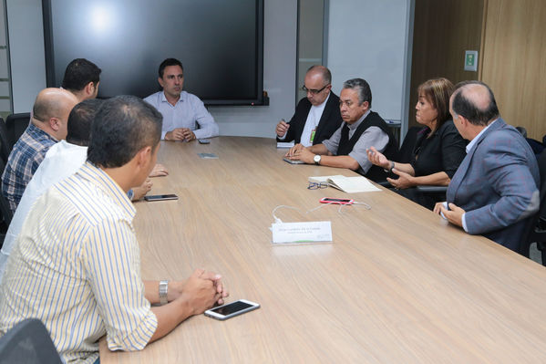 Rueda Prensa Contingencia Hidroituango reunión alcaldes  
Fecha: 2 Mayo 2018.
Rueda Prensa Contingencia Hidroituango, reunión alcaldes.  
Para descargar esta fotografía en alta resolución, haga clic sobre la imagen hasta que la misma se despliegue en la pantalla completa; luego dé clic derecho y elija la opción "guardar imagen como". 
En caso de publicación por cualquier medio, solicitamos acompañarla del crédito: "Foto EPM"
Palabras clave: Rueda Prensa Contingencia Hidroituango reunión alcaldes