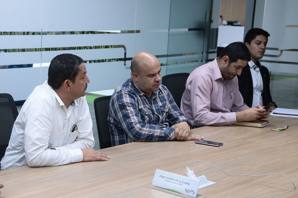 Rueda Prensa Contingencia Hidroituango reunión alcaldes  
Fecha: 2 Mayo 2018.
Rueda Prensa Contingencia Hidroituango, reunión alcaldes.  
Para descargar esta fotografía en alta resolución, haga clic sobre la imagen hasta que la misma se despliegue en la pantalla completa; luego dé clic derecho y elija la opción "guardar imagen como". 
En caso de publicación por cualquier medio, solicitamos acompañarla del crédito: "Foto EPM"
Palabras clave: Rueda Prensa Contingencia Hidroituango reunión alcaldes