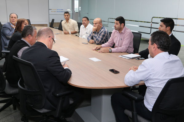 Rueda Prensa Contingencia Hidroituango reunión alcaldes  
Fecha: 2 Mayo 2018.
Rueda Prensa Contingencia Hidroituango, reunión alcaldes.  
Para descargar esta fotografía en alta resolución, haga clic sobre la imagen hasta que la misma se despliegue en la pantalla completa; luego dé clic derecho y elija la opción "guardar imagen como". 
En caso de publicación por cualquier medio, solicitamos acompañarla del crédito: "Foto EPM"
Palabras clave: Rueda Prensa Contingencia Hidroituango reunión alcaldes