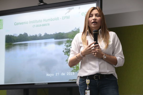 Rueda de prensa Protección del Rio Cauca
Rueda de prensa Protección del Rio Cauca
Fecha: Mayo 31 2019
Para descargar esta fotografía en alta resolución, haga clic sobre la imagen hasta que la misma se despliegue en la pantalla completa; luego dé clic derecho y elija la opción "guardar imagen como". 
En caso de publicación por cualquier medio, solicitamos acompañarla del crédito: "Foto EPM"
Palabras clave: Rueda de prensa Protección del Rio Cauca