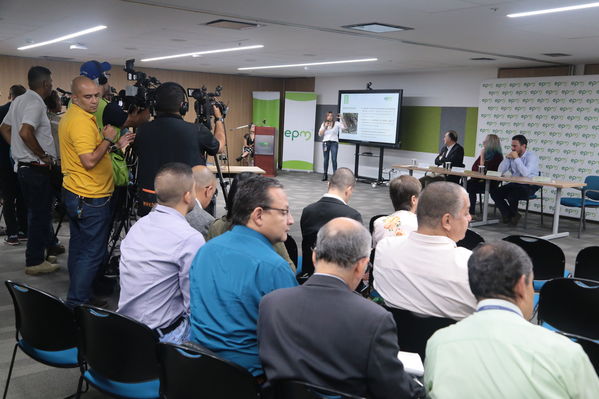 Rueda de prensa Protección del Rio Cauca
Rueda de prensa Protección del Rio Cauca
Fecha: Mayo 31 2019
Para descargar esta fotografía en alta resolución, haga clic sobre la imagen hasta que la misma se despliegue en la pantalla completa; luego dé clic derecho y elija la opción "guardar imagen como". 
En caso de publicación por cualquier medio, solicitamos acompañarla del crédito: "Foto EPM"
Palabras clave: Rueda de prensa Protección del Rio Cauca