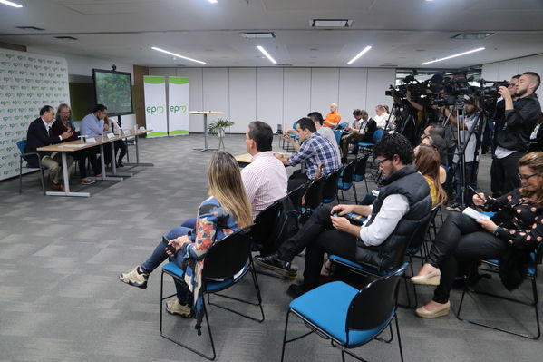 Rueda de prensa Protección del Rio Cauca
Rueda de prensa Protección del Rio Cauca
Fecha: Mayo 31 2019
Para descargar esta fotografía en alta resolución, haga clic sobre la imagen hasta que la misma se despliegue en la pantalla completa; luego dé clic derecho y elija la opción "guardar imagen como". 
En caso de publicación por cualquier medio, solicitamos acompañarla del crédito: "Foto EPM"
Palabras clave: Rueda de prensa Protección del Rio Cauca