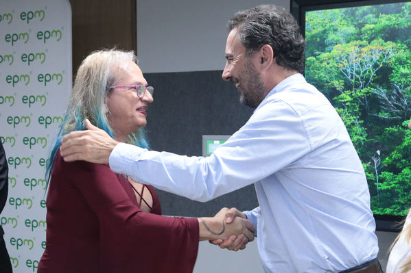 Rueda de prensa Protección del Rio Cauca
Rueda de prensa Protección del Rio Cauca
Fecha: Mayo 31 2019
Para descargar esta fotografía en alta resolución, haga clic sobre la imagen hasta que la misma se despliegue en la pantalla completa; luego dé clic derecho y elija la opción "guardar imagen como". 
En caso de publicación por cualquier medio, solicitamos acompañarla del crédito: "Foto EPM"
Palabras clave: Rueda de prensa Protección del Rio Cauca