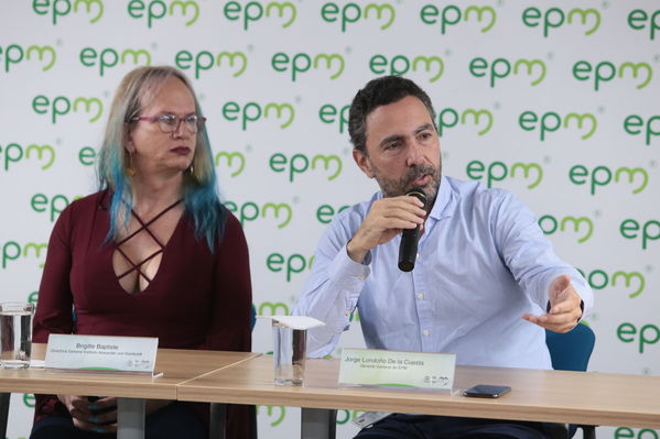 Rueda de prensa Protección del Rio Cauca
Rueda de prensa Protección del Rio Cauca
Fecha: Mayo 31 2019
Para descargar esta fotografía en alta resolución, haga clic sobre la imagen hasta que la misma se despliegue en la pantalla completa; luego dé clic derecho y elija la opción "guardar imagen como". 
En caso de publicación por cualquier medio, solicitamos acompañarla del crédito: "Foto EPM"
Palabras clave: Rueda de prensa Protección del Rio Cauca