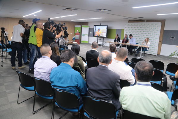 Rueda de prensa Protección del Rio Cauca
Rueda de prensa Protección del Rio Cauca
Fecha: Mayo 31 2019
Para descargar esta fotografía en alta resolución, haga clic sobre la imagen hasta que la misma se despliegue en la pantalla completa; luego dé clic derecho y elija la opción "guardar imagen como". 
En caso de publicación por cualquier medio, solicitamos acompañarla del crédito: "Foto EPM"
Palabras clave: Rueda de prensa Protección del Rio Cauca