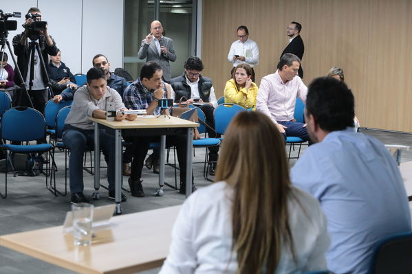 Rueda de prensa Protección del Rio Cauca
Rueda de prensa Protección del Rio Cauca
Fecha: Mayo 31 2019
Para descargar esta fotografía en alta resolución, haga clic sobre la imagen hasta que la misma se despliegue en la pantalla completa; luego dé clic derecho y elija la opción "guardar imagen como". 
En caso de publicación por cualquier medio, solicitamos acompañarla del crédito: "Foto EPM"
Palabras clave: Rueda de prensa Protección del Rio Cauca