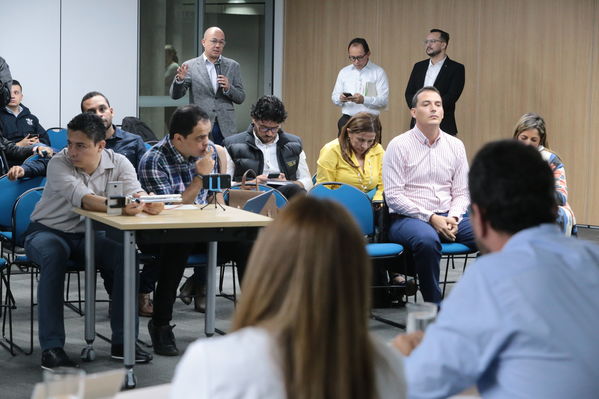 Rueda de prensa Protección del Rio Cauca
Rueda de prensa Protección del Rio Cauca
Fecha: Mayo 31 2019
Para descargar esta fotografía en alta resolución, haga clic sobre la imagen hasta que la misma se despliegue en la pantalla completa; luego dé clic derecho y elija la opción "guardar imagen como". 
En caso de publicación por cualquier medio, solicitamos acompañarla del crédito: "Foto EPM"
Palabras clave: Rueda de prensa Protección del Rio Cauca