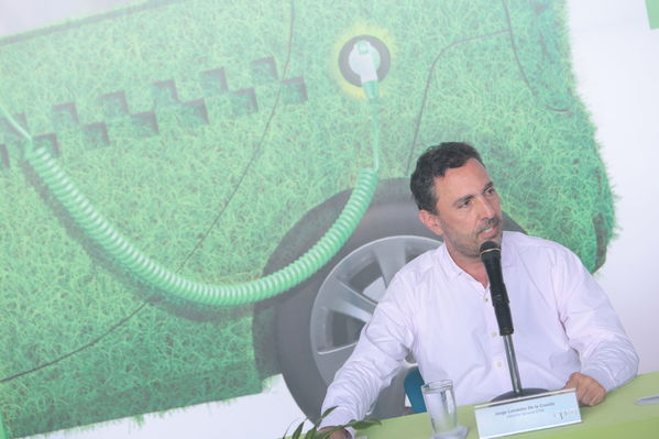 Rueda prensa taxis eléctricos
Rueda de prensa taxis eléctricos. 
Fecha: 6 Mayo 2019. 
Para descargar esta fotografía en alta resolución, haga clic sobre la imagen hasta que la misma se despliegue en la pantalla completa; luego dé clic derecho y elija la opción "guardar imagen como". 
En caso de publicación por cualquier medio, solicitamos acompañarla del crédito: "Foto EPM"
Palabras clave: Rueda prensa taxis eléctricos