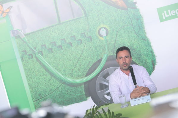 Rueda prensa taxis eléctricos
Rueda de prensa taxis eléctricos. 
Fecha: 6 Mayo 2019. 
Para descargar esta fotografía en alta resolución, haga clic sobre la imagen hasta que la misma se despliegue en la pantalla completa; luego dé clic derecho y elija la opción "guardar imagen como". 
En caso de publicación por cualquier medio, solicitamos acompañarla del crédito: "Foto EPM"
Palabras clave: Rueda prensa taxis eléctricos