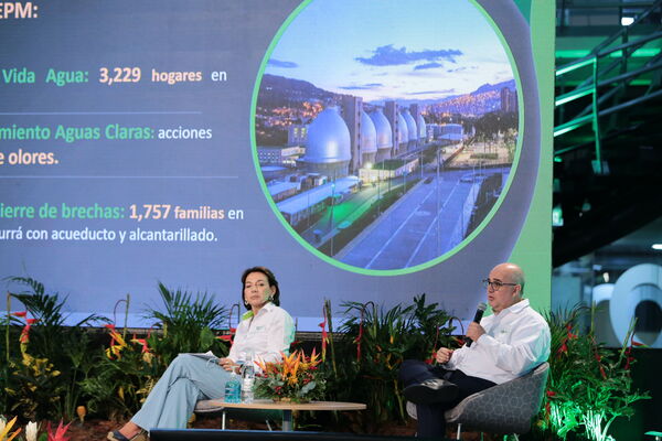 Rendición Cuentas 2020
Rendición de Cuentas 2020.
Fecha: 13 Mayo 2021.
Para descargar esta fotografía en alta resolución, haga clic sobre la imagen hasta que la misma se despliegue en la pantalla completa; luego dé clic derecho y elija la opción "guardar imagen como". 
En caso de publicación por cualquier medio, solicitamos acompañarla del crédito: "Foto EPM"
Palabras clave: Rendición Cuentas 2020