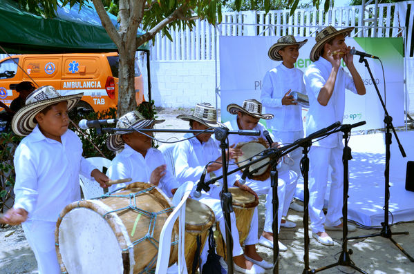 Aguas de Malambo 
Aguas de Malambo   
Fecha: Mayo 6 de 2015. Lugar: Barranquilla - Planta de potabilización El Tesoro
Para descargar esta fotografía en alta resolución, haga clic sobre la imagen hasta que la misma se despliegue en la pantalla completa; luego dé clic derecho y elija la opción "guardar imagen como". 
En caso de publicación por cualquier medio, solicitamos acompañarla del crédito: "Foto EPM"
Palabras clave: Aguas Malambo