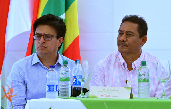 Aguas de Malambo 
Aguas de Malambo   
Fecha: Mayo 6 de 2015. Lugar: Barranquilla - Planta de potabilización El Tesoro
Para descargar esta fotografía en alta resolución, haga clic sobre la imagen hasta que la misma se despliegue en la pantalla completa; luego dé clic derecho y elija la opción "guardar imagen como". 
En caso de publicación por cualquier medio, solicitamos acompañarla del crédito: "Foto EPM"
Palabras clave: Aguas Malambo