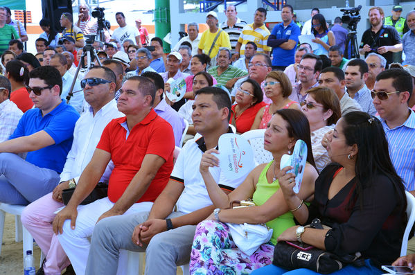 Aguas de Malambo 
Aguas de Malambo   
Fecha: Mayo 6 de 2015. Lugar: Barranquilla - Planta de potabilización El Tesoro
Para descargar esta fotografía en alta resolución, haga clic sobre la imagen hasta que la misma se despliegue en la pantalla completa; luego dé clic derecho y elija la opción "guardar imagen como". 
En caso de publicación por cualquier medio, solicitamos acompañarla del crédito: "Foto EPM"
Palabras clave: Aguas Malambo