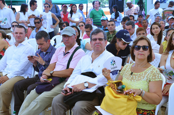Aguas de Malambo 
Aguas de Malambo   
Fecha: Mayo 6 de 2015. Lugar: Barranquilla - Planta de potabilización El Tesoro
Para descargar esta fotografía en alta resolución, haga clic sobre la imagen hasta que la misma se despliegue en la pantalla completa; luego dé clic derecho y elija la opción "guardar imagen como". 
En caso de publicación por cualquier medio, solicitamos acompañarla del crédito: "Foto EPM"
Palabras clave: Aguas Malambo