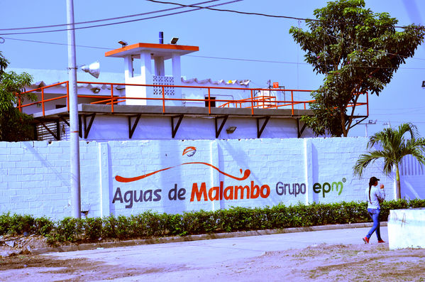 Aguas de Malambo 
Aguas de Malambo   
Fecha: Mayo 6 de 2015. Lugar: Barranquilla - Planta de potabilización El Tesoro
Para descargar esta fotografía en alta resolución, haga clic sobre la imagen hasta que la misma se despliegue en la pantalla completa; luego dé clic derecho y elija la opción "guardar imagen como". 
En caso de publicación por cualquier medio, solicitamos acompañarla del crédito: "Foto EPM"
Palabras clave: Aguas Malambo