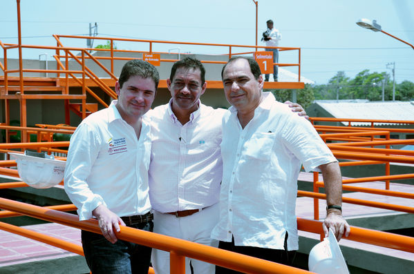 Aguas de Malambo 
Aguas de Malambo   
Fecha: Mayo 6 de 2015. Lugar: Barranquilla - Planta de potabilización El Tesoro
Para descargar esta fotografía en alta resolución, haga clic sobre la imagen hasta que la misma se despliegue en la pantalla completa; luego dé clic derecho y elija la opción "guardar imagen como". 
En caso de publicación por cualquier medio, solicitamos acompañarla del crédito: "Foto EPM"
Palabras clave: Aguas Malambo