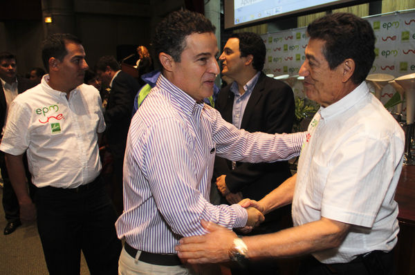 Lanzamiento del equipo de ciclismo EPM – UNE - Área Metropolitana
Lanzamiento del equipo de ciclismo EPM – UNE - Área Metropolitana
Fecha: Marzo 12 de 2014
Para descargar esta fotografía en alta resolución, haga clic sobre la imagen hasta que la misma se despliegue en la pantalla completa; luego dé clic derecho y elija la opción "guardar imagen como". 
En caso de publicación por cualquier medio, solicitamos acompañarla del crédito: "Foto EPM"
Palabras clave: Lanzamiento equipo ciclismo EPM UNE Área Metropolitana