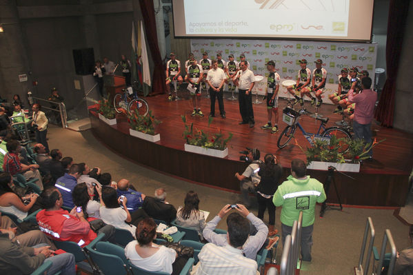 Lanzamiento del equipo de ciclismo EPM – UNE - Área Metropolitana
Lanzamiento del equipo de ciclismo EPM – UNE - Área Metropolitana
Fecha: Marzo 12 de 2014
Para descargar esta fotografía en alta resolución, haga clic sobre la imagen hasta que la misma se despliegue en la pantalla completa; luego dé clic derecho y elija la opción "guardar imagen como". 
En caso de publicación por cualquier medio, solicitamos acompañarla del crédito: "Foto EPM"
Palabras clave: Lanzamiento equipo ciclismo EPM UNE Área Metropolitana