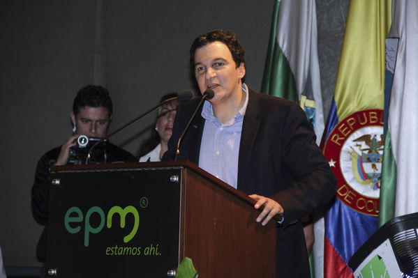 Lanzamiento del equipo de ciclismo EPM – UNE - Área Metropolitana
Lanzamiento del equipo de ciclismo EPM – UNE - Área Metropolitana
Fecha: Marzo 12 de 2014
Para descargar esta fotografía en alta resolución, haga clic sobre la imagen hasta que la misma se despliegue en la pantalla completa; luego dé clic derecho y elija la opción "guardar imagen como". 
En caso de publicación por cualquier medio, solicitamos acompañarla del crédito: "Foto EPM"
Palabras clave: Lanzamiento equipo ciclismo EPM UNE Área Metropolitana