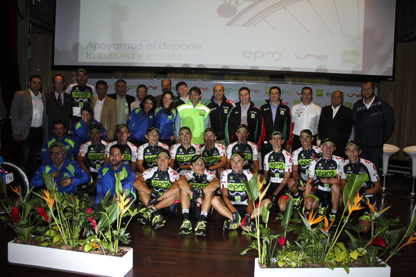 Lanzamiento del equipo de ciclismo EPM – UNE - Área Metropolitana
Lanzamiento del equipo de ciclismo EPM – UNE - Área Metropolitana
Fecha: Marzo 12 de 2014
Para descargar esta fotografía en alta resolución, haga clic sobre la imagen hasta que la misma se despliegue en la pantalla completa; luego dé clic derecho y elija la opción "guardar imagen como". 
En caso de publicación por cualquier medio, solicitamos acompañarla del crédito: "Foto EPM"

Palabras clave: Lanzamiento equipo ciclismo EPM UNE Área Metropolitana