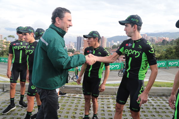 Equipo de Ciclismo EPM 2017
Equipo de Ciclismo EPM 2017
Fecha: Marzo 15 de 2017
Lugar: UVA Ilusión Verde- El Tesoro/ Poblado
Para descargar esta fotografía en alta resolución, haga clic sobre la imagen hasta que la misma se despliegue en la pantalla completa; luego dé clic derecho y elija la opción "guardar imagen como". 
En caso de publicación por cualquier medio, solicitamos acompañarla del crédito: "Foto EPM"
Palabras clave: Equipo Ciclismo EPM 2017