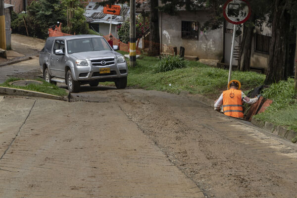 Avances conexión aguas potables oriente Medellín
Avances conexión aguas potables oriente Medellín
Fecha: Marzo 17 2021.
Para descargar esta fotografía en alta resolución, haga clic sobre la imagen hasta que la misma se despliegue en la pantalla completa; luego dé clic derecho y elija la opción "guardar imagen como". 
En caso de publicación por cualquier medio, solicitamos acompañarla del crédito: "Foto EPM"
Palabras clave: Avances conexión aguas potables oriente Medellín