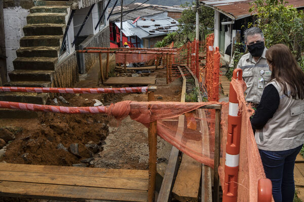 Avances conexión aguas potables oriente Medellín
Avances conexión aguas potables oriente Medellín
Fecha: Marzo 17 2021.
Para descargar esta fotografía en alta resolución, haga clic sobre la imagen hasta que la misma se despliegue en la pantalla completa; luego dé clic derecho y elija la opción "guardar imagen como". 
En caso de publicación por cualquier medio, solicitamos acompañarla del crédito: "Foto EPM"
Palabras clave: Avances conexión aguas potables oriente Medellín