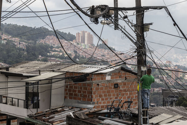 Avances conexión aguas potables oriente Medellín
Avances conexión aguas potables oriente Medellín
Fecha: Marzo 17 2021.
Para descargar esta fotografía en alta resolución, haga clic sobre la imagen hasta que la misma se despliegue en la pantalla completa; luego dé clic derecho y elija la opción "guardar imagen como". 
En caso de publicación por cualquier medio, solicitamos acompañarla del crédito: "Foto EPM"
Palabras clave: Avances conexión aguas potables oriente Medellín