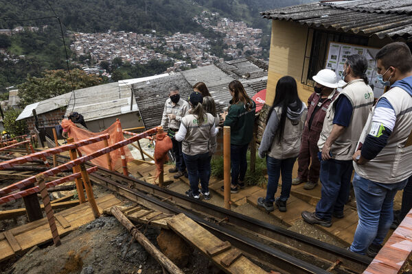 Avances conexión aguas potables oriente Medellín
Avances conexión aguas potables oriente Medellín
Fecha: Marzo 17 2021.
Para descargar esta fotografía en alta resolución, haga clic sobre la imagen hasta que la misma se despliegue en la pantalla completa; luego dé clic derecho y elija la opción "guardar imagen como". 
En caso de publicación por cualquier medio, solicitamos acompañarla del crédito: "Foto EPM"
Palabras clave: Avances conexión aguas potables oriente Medellín