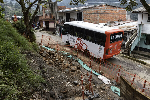 Avances conexión aguas potables oriente Medellín
Avances conexión aguas potables oriente Medellín
Fecha: Marzo 17 2021.
Para descargar esta fotografía en alta resolución, haga clic sobre la imagen hasta que la misma se despliegue en la pantalla completa; luego dé clic derecho y elija la opción "guardar imagen como". 
En caso de publicación por cualquier medio, solicitamos acompañarla del crédito: "Foto EPM"
Palabras clave: Avances conexión aguas potables oriente Medellín